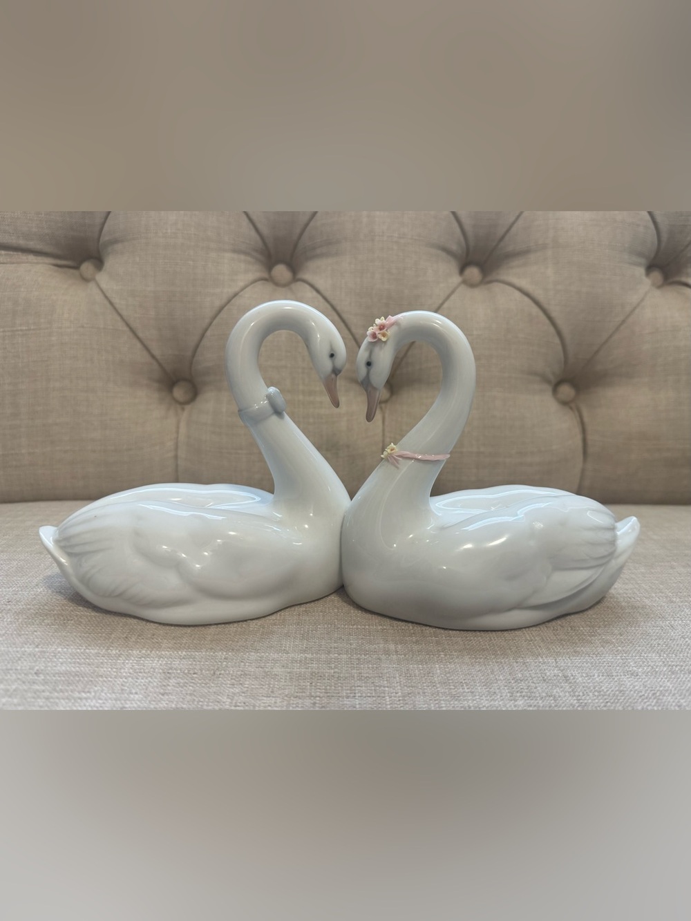 Lladró "Endless Love" Swan Figurine (#6585)